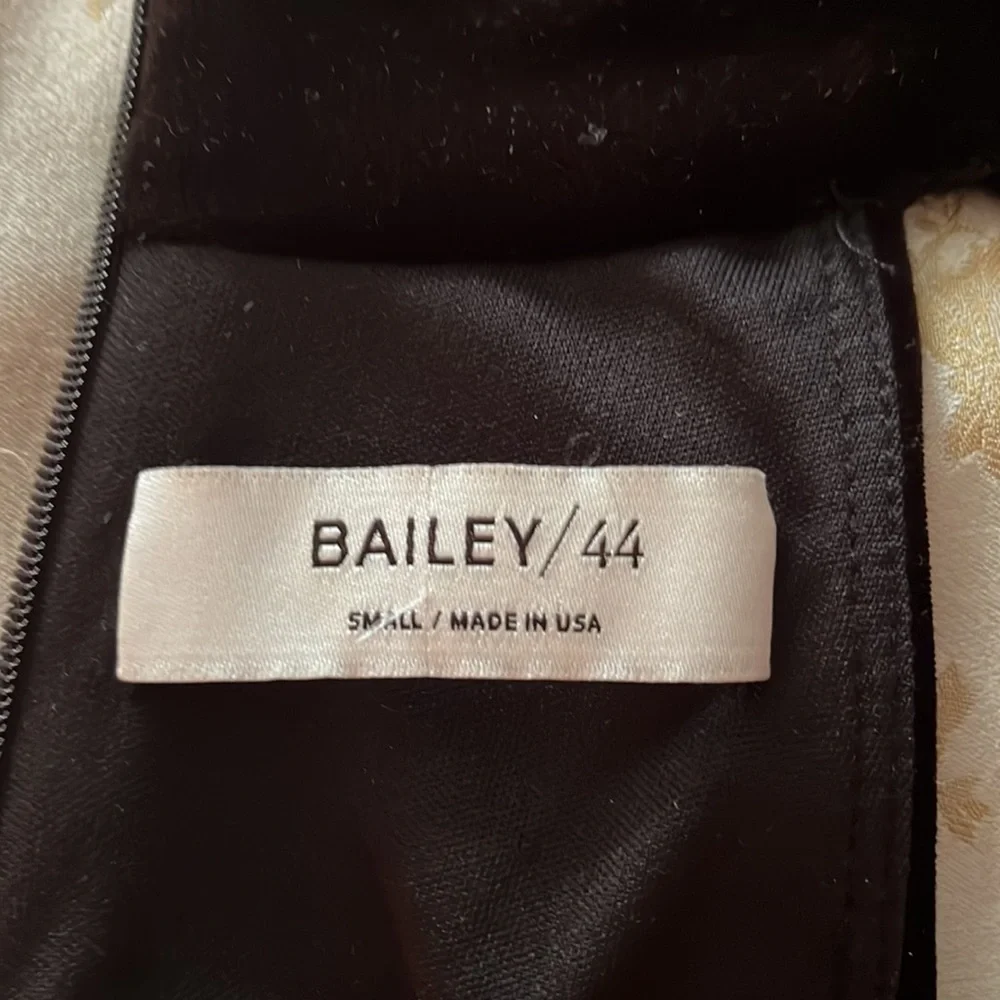 Bailey/44 - Picture 4 of 4